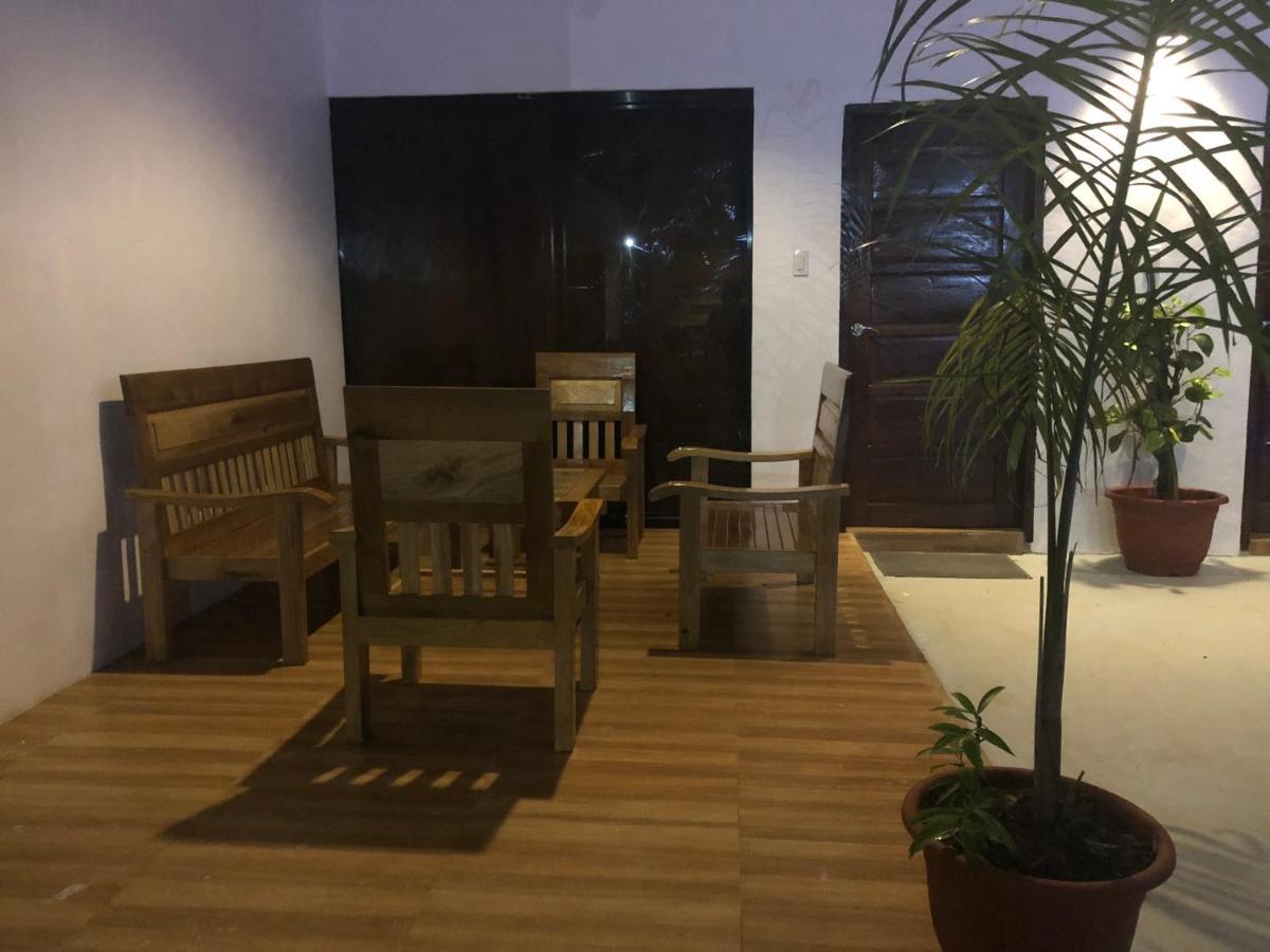 Alesseo Hostel Tiniguiban Eksteriør billede