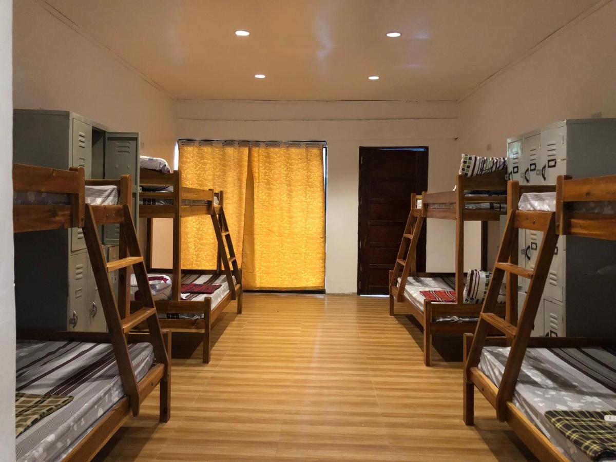 Alesseo Hostel Tiniguiban Eksteriør billede